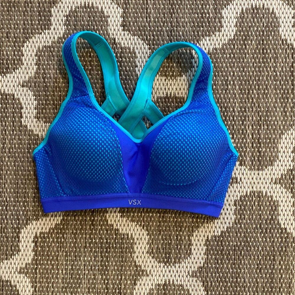 Victoria’s Secret sports bra size 34B